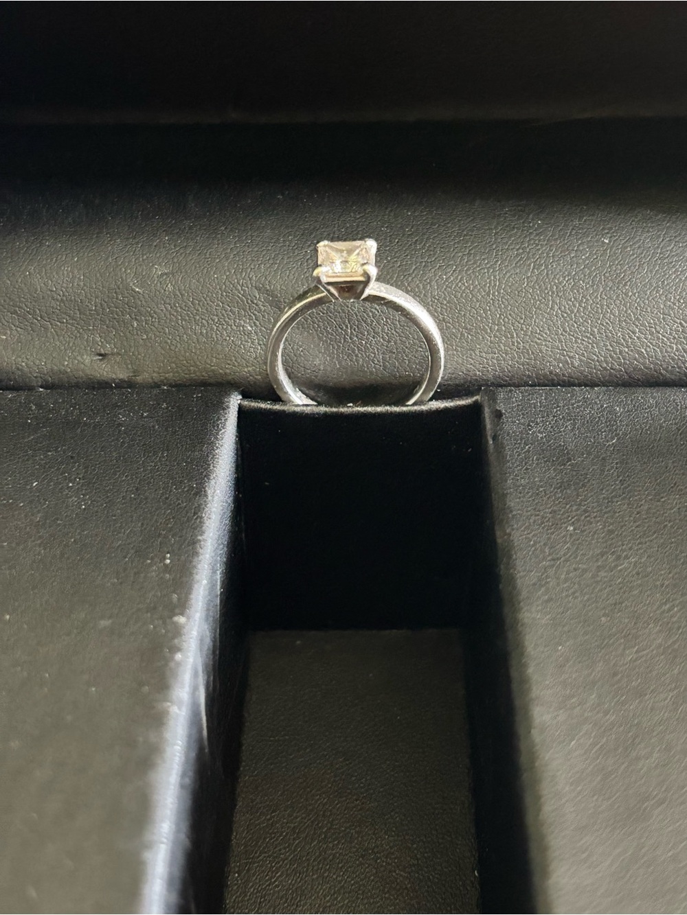 Stunning Solitaire Diamond Ring in Platinum